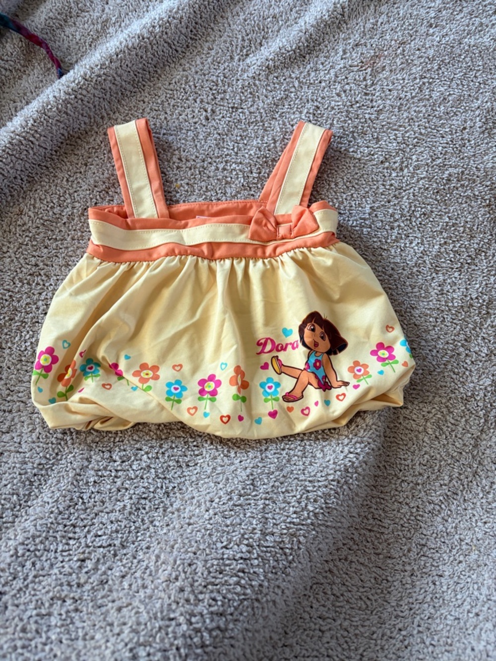 B61 Y2K like new Dora the Explorer Yellow Floral Toddler Tank Top